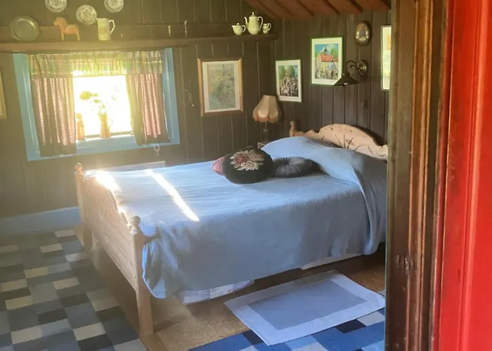 Egen Stuga Med Delat Badrum